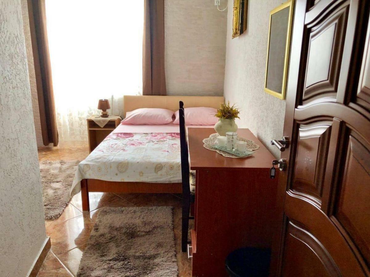 Apartments Zuto Ulcinj Luaran gambar